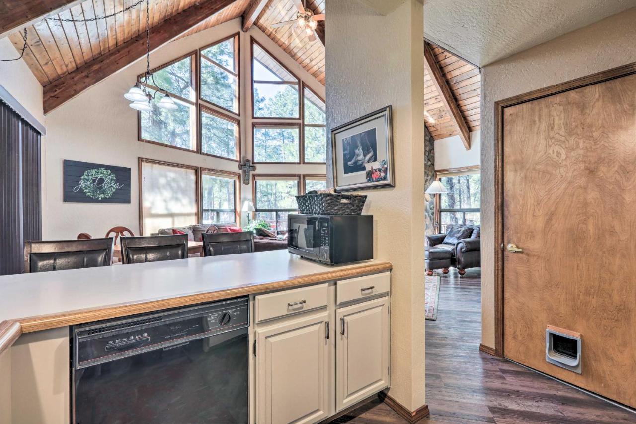 Munds Park Cabin With Fire Pit And Wraparound Porch! Exteriör bild