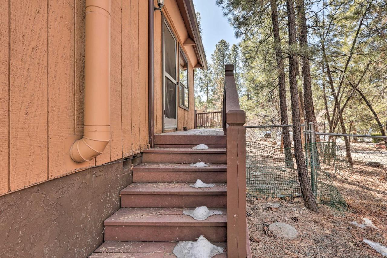 Munds Park Cabin With Fire Pit And Wraparound Porch! Exteriör bild